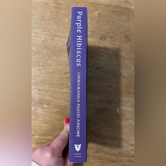 6/$30 Purple Hibiscus by Chimamanda Ngozi Adichie paperback book - Picture 3 of 4